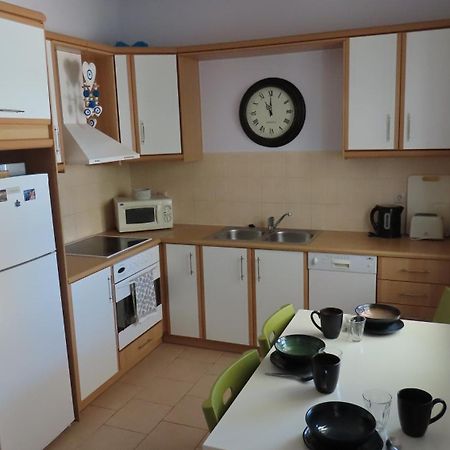 Phoebes Place At Kalamaki Court, 2 Bedroom Villa With A Shared Pool Exterior foto